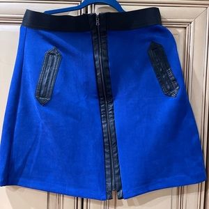 Suede skirt with leather details
